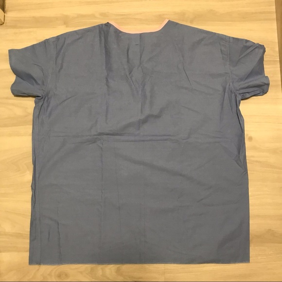 🔥SALE🔥 StandardTextile Scrub Top - Picture 4 of 4